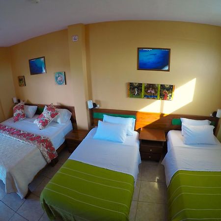 Hotel Dolphin House Puerto Baquerizo Moreno Exterior foto