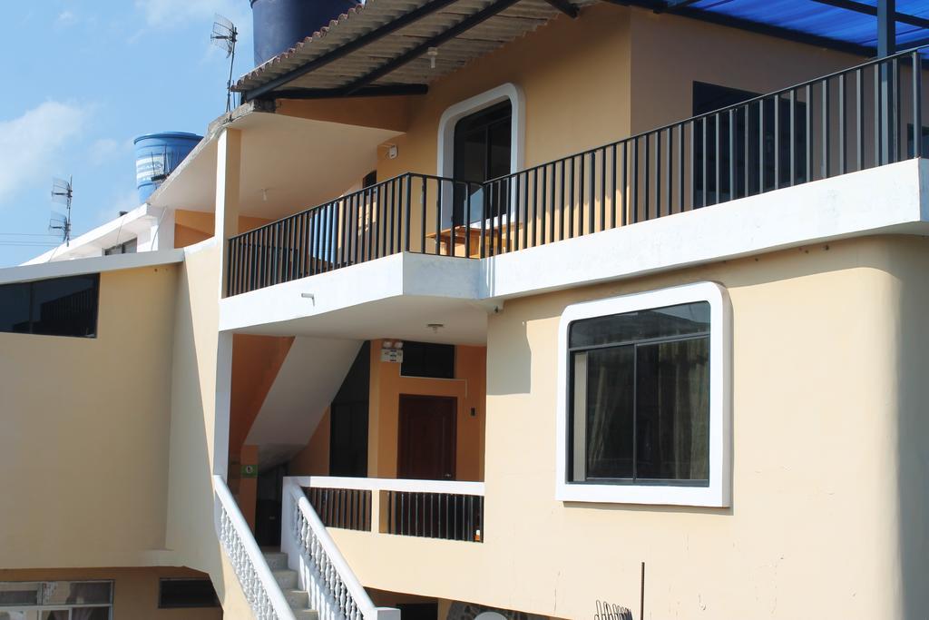 Hotel Dolphin House Puerto Baquerizo Moreno Exterior foto