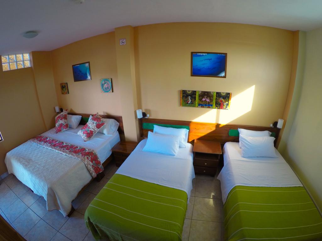 Hotel Dolphin House Puerto Baquerizo Moreno Exterior foto