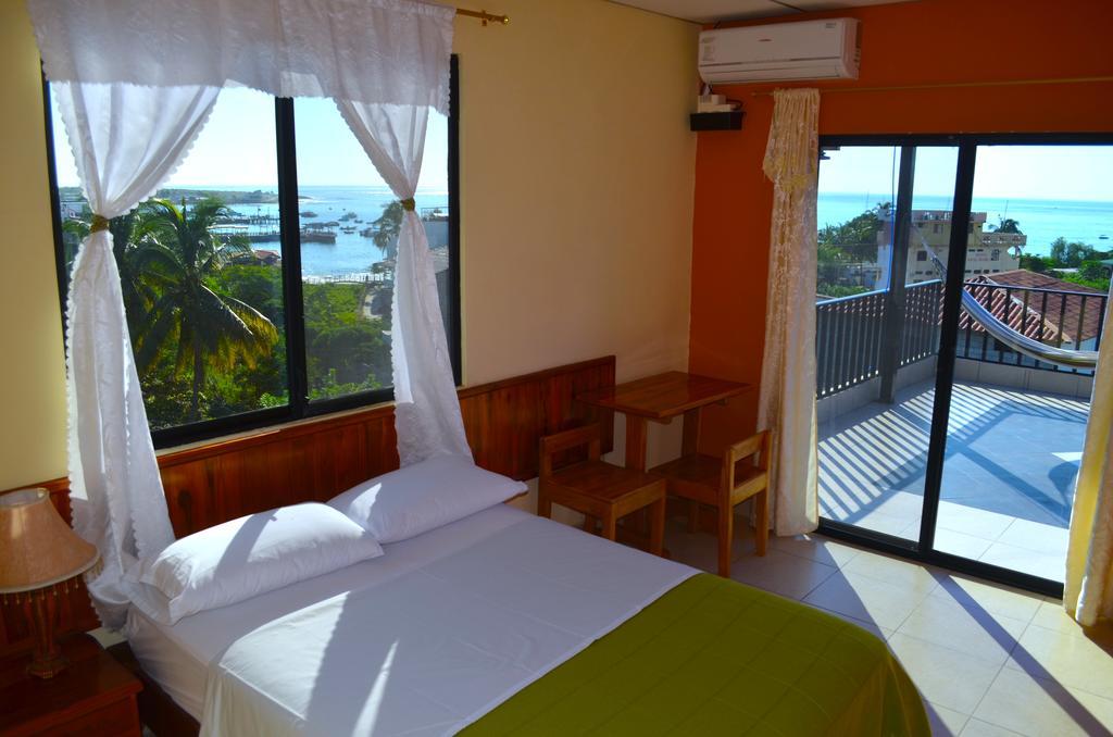 Hotel Dolphin House Puerto Baquerizo Moreno Exterior foto